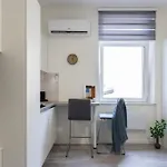 Bright And Modern Apartments In City Center