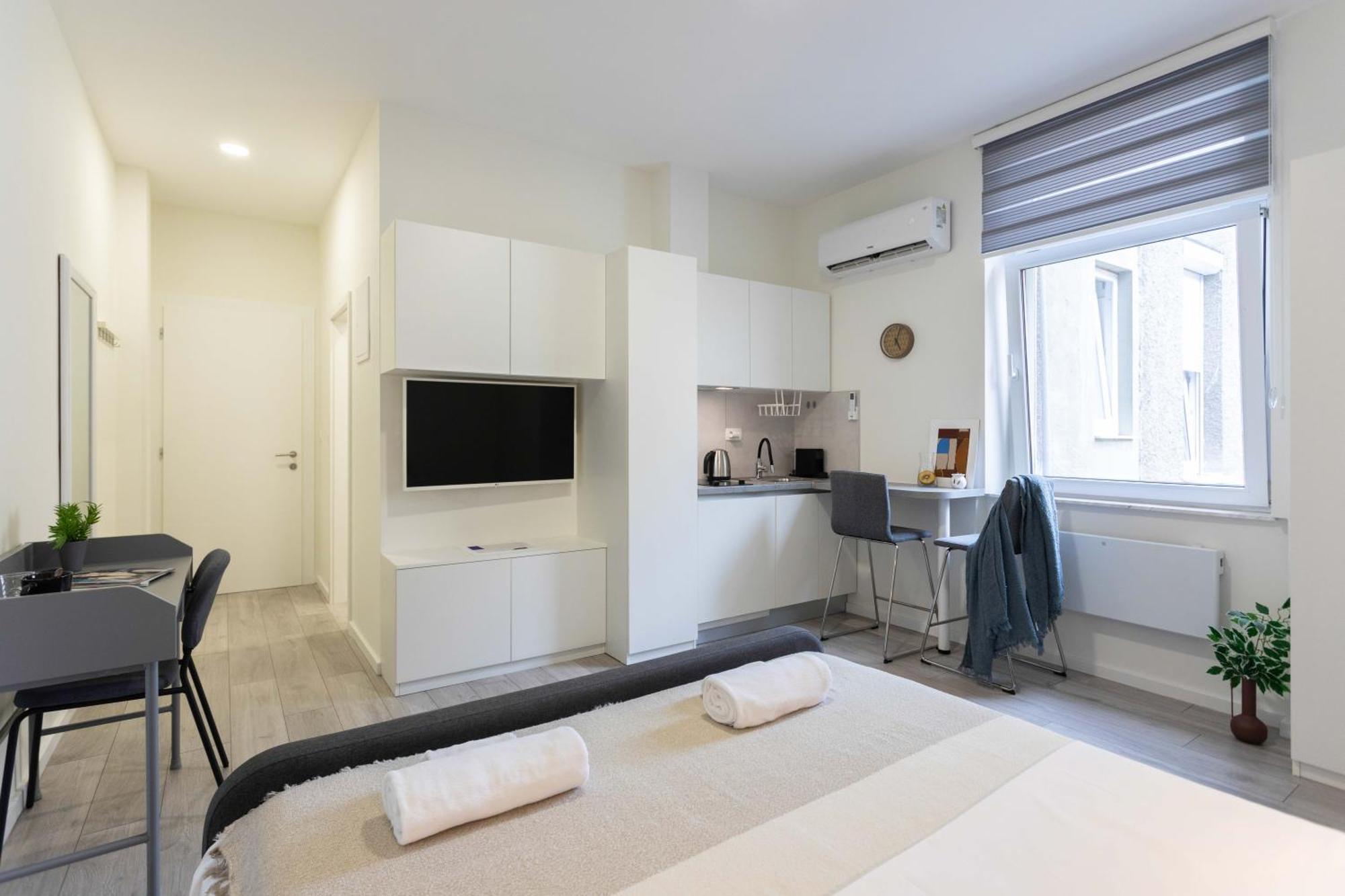 Bright And Modern In Center Apartment *